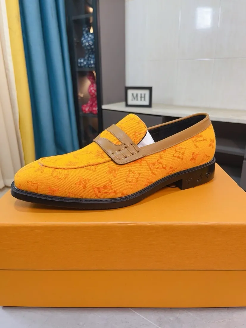 Ex-factory price 720🌹🌹High version [LV] Louis Vuitton's popular casual leather shoes🎖Fashionable and elegant🎖🎖Material: Original imported open-edge beaded cowhide, washed cowhide leather lining, original open-molded rubber outsole, high-end and classy, ​​elegant quality, instantly transforming into a handsome man ❤❤Standard\nNumber: 38-44
